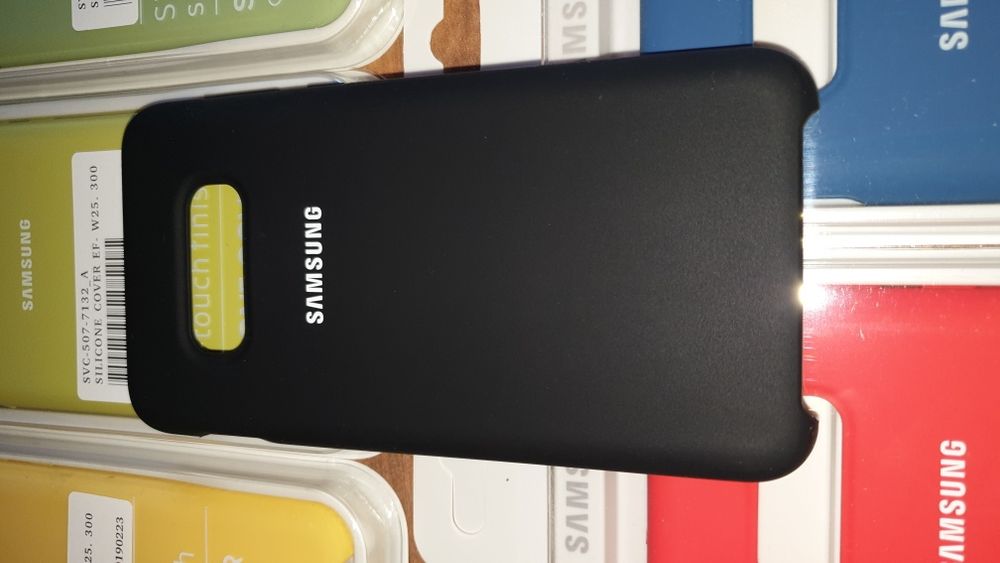 Husa silicon originala Samsung Silicone Cover Galaxy S10e G970