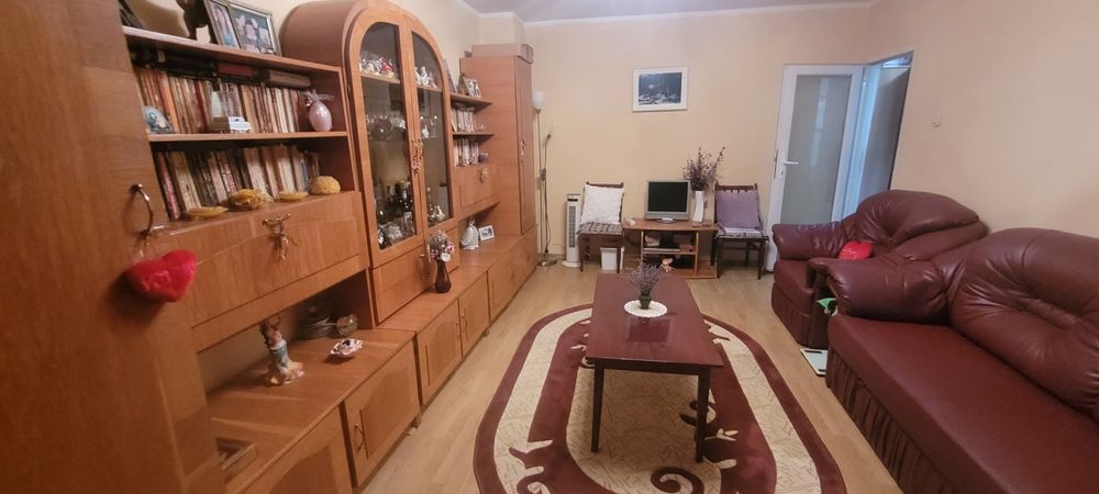 Apartament 2 camere decomandat zona Mall.