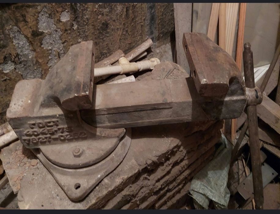 Продам тиски СССР