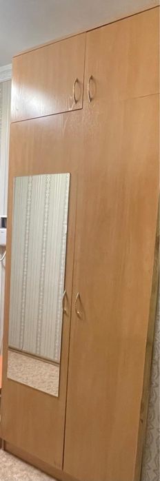 Продам шкаф платяной