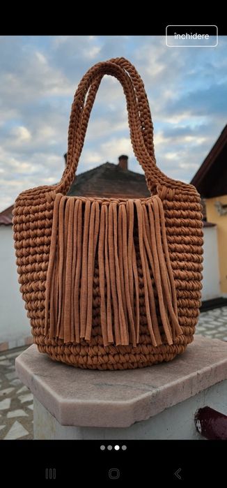 Geantă crosetata manual