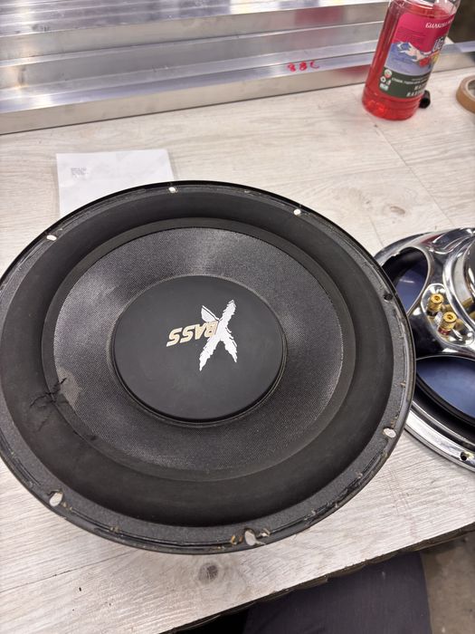 Продавам два говорителя – 12 инча, 4 ома.