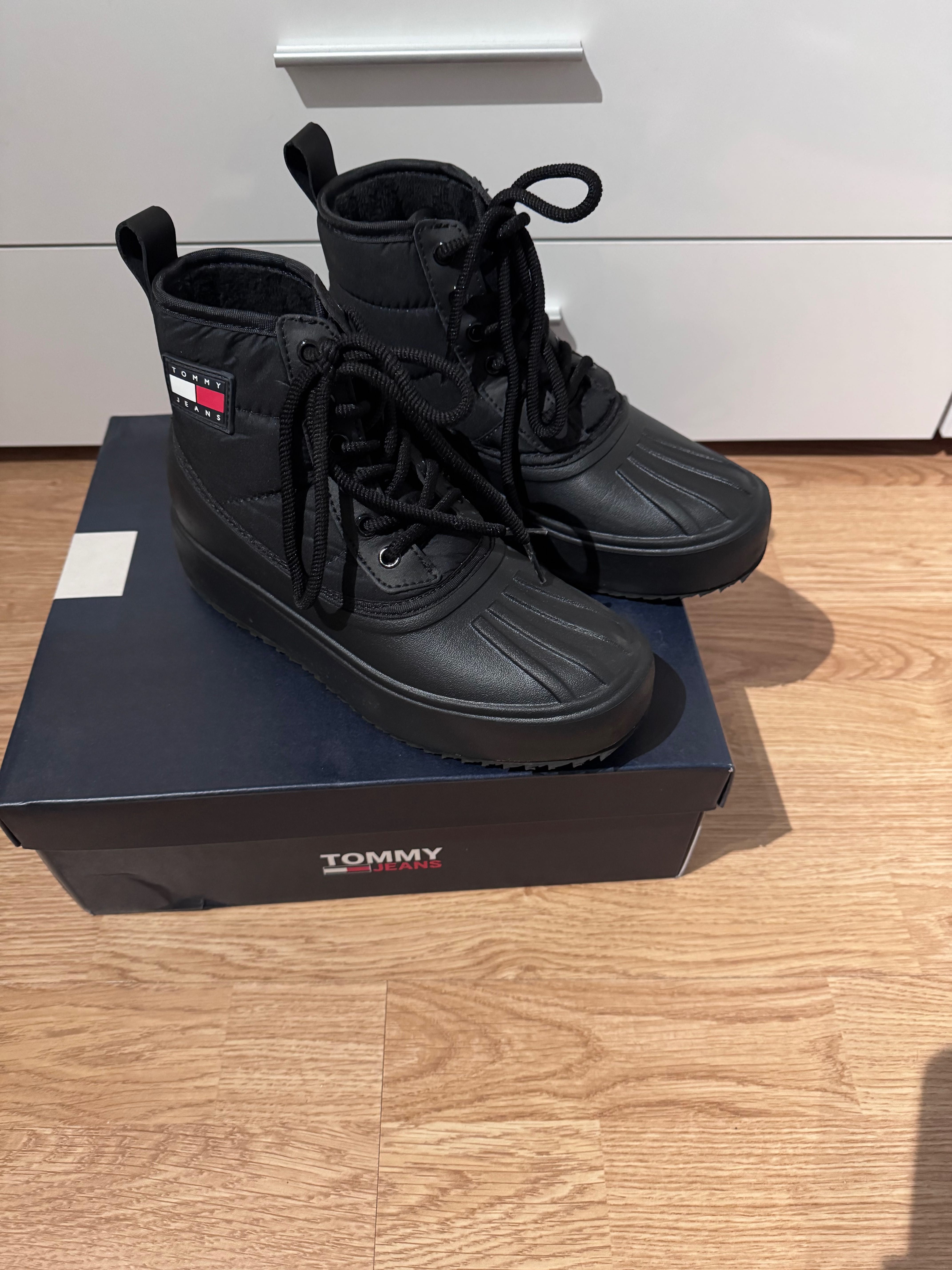 Зимни апрески/боти Tommy Hilfiger