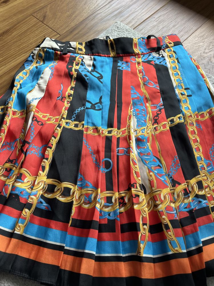Плисирана пола Zara