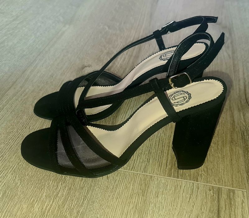 Sandale elegante marimea 37