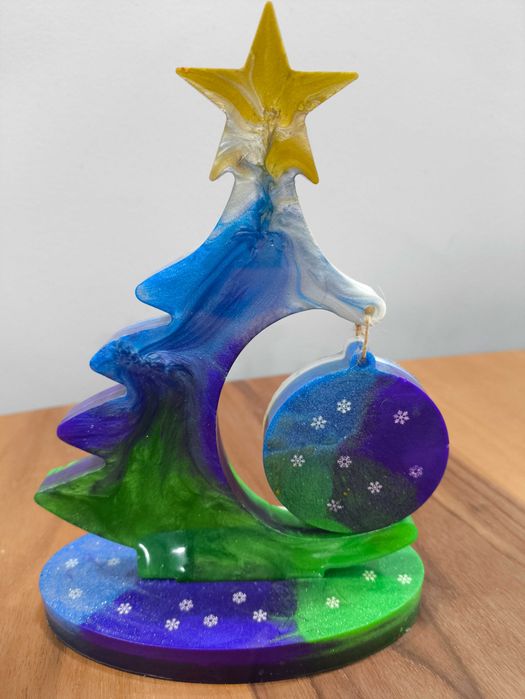 Ръчно изработена светеща елха за декорация и празнично настроение