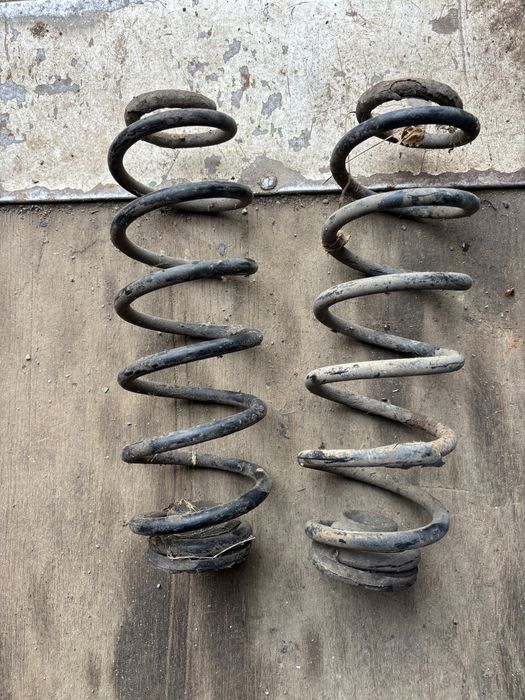 Vand haion octavia 1, usi dreapta si amortizoare cu arcuri