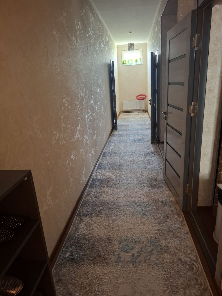 Vobkent tuman Bobur ko'chasida hamma qulayliklarga ega hovli sotiladi