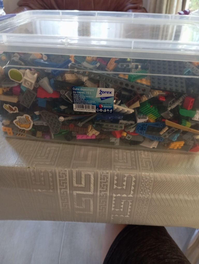 Cutie mare de lego
