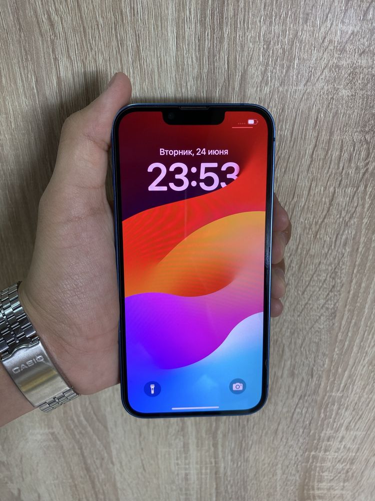 iPhone 13 128GB.