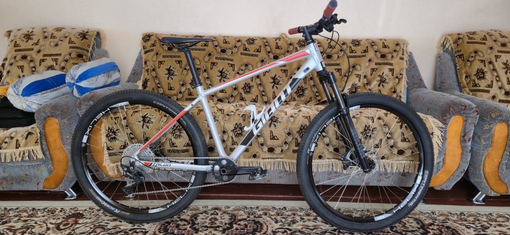 Giant Talon Custom 2024 велосипед