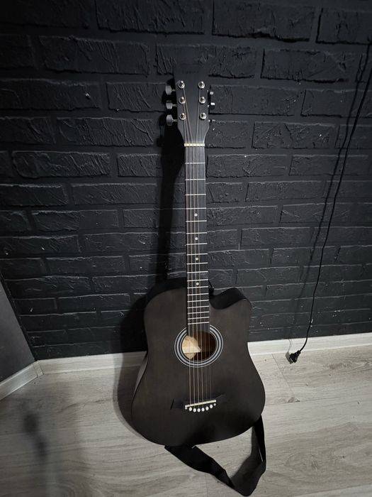 Гитара аккустическая новая