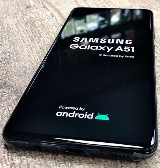 Samsung Galaxy A51 sotiladi.