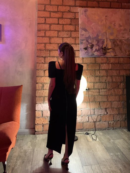 Платье вечернее,можно на корпоротив.