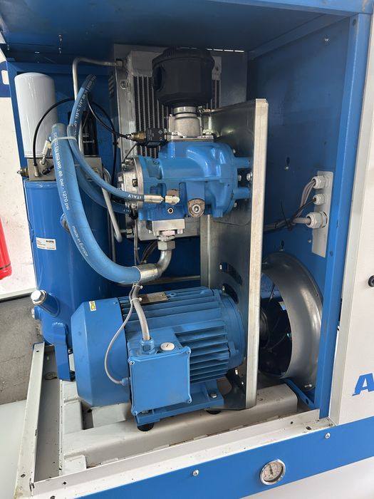 Compresor cu surub 15 kw uscator de aer rezervor 500 l