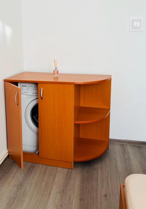 Inchiriez apartament