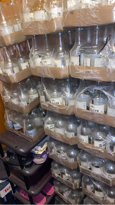 Бутылки стеклянные мытые с крышкой с резьбой