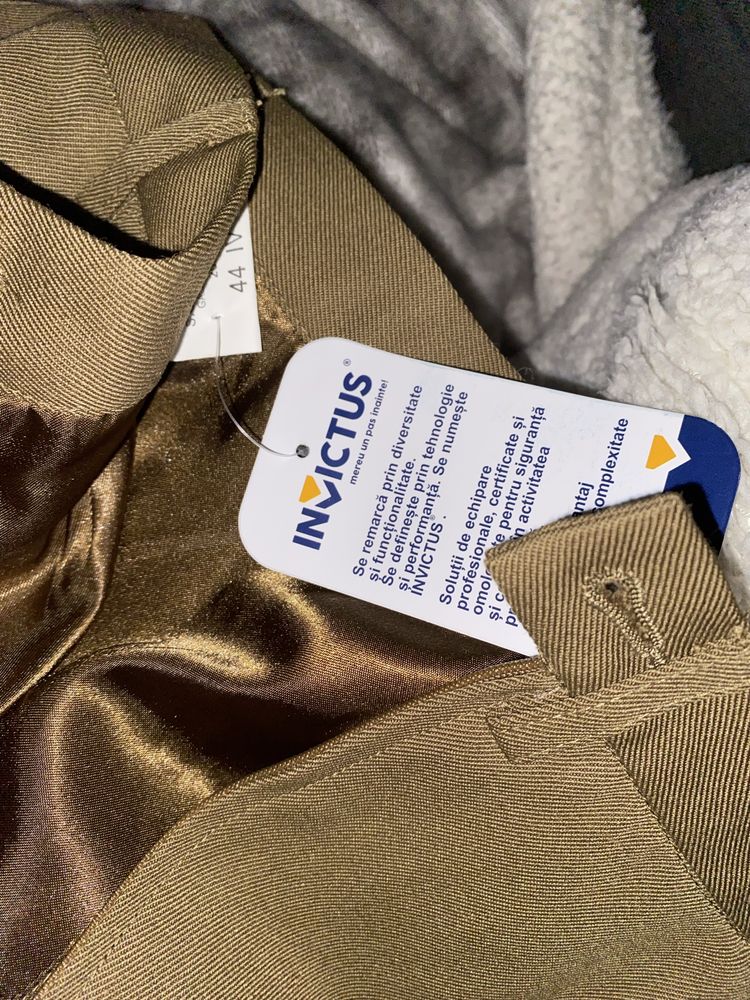 Vand fusta si pantaloni uniforma militara