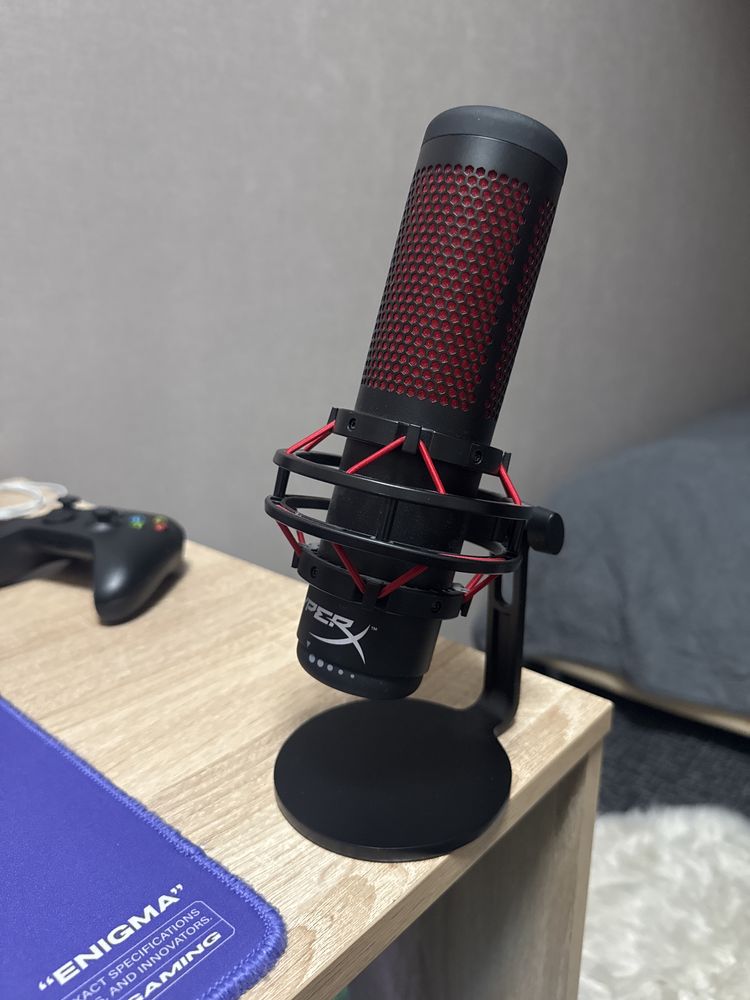 Микрофон HyperX Quadcast