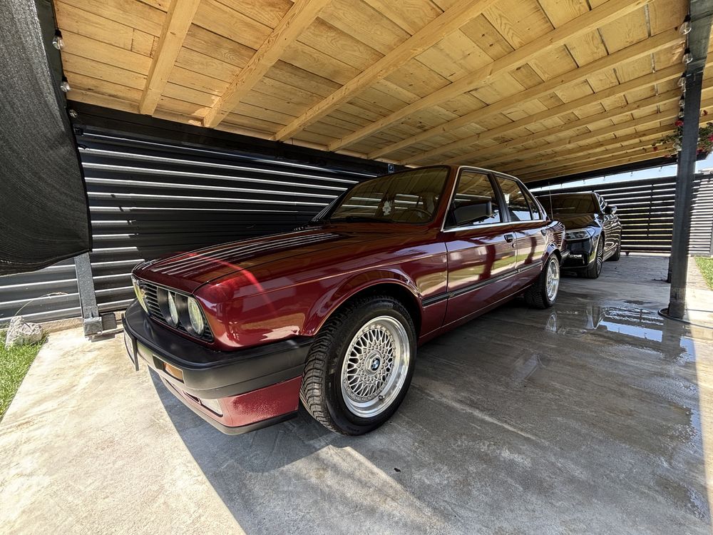 BMW E30 sedan 318i 1991