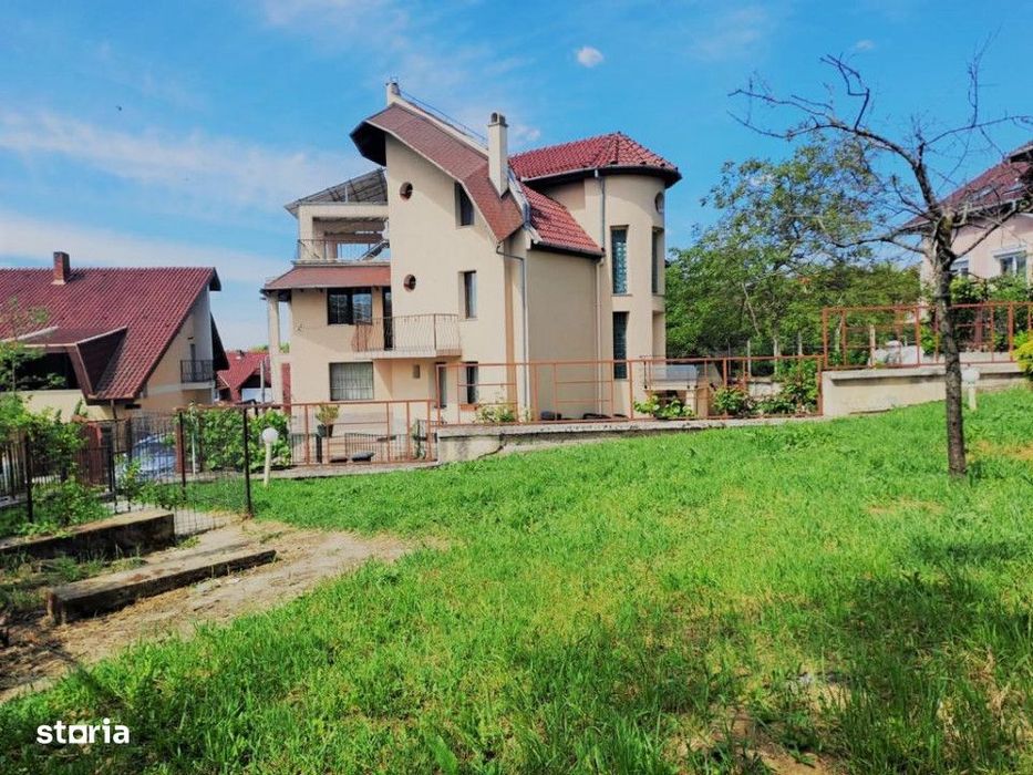 Vila cu Priveliste Panoramica si Versatilitate Unica – Str. Branului