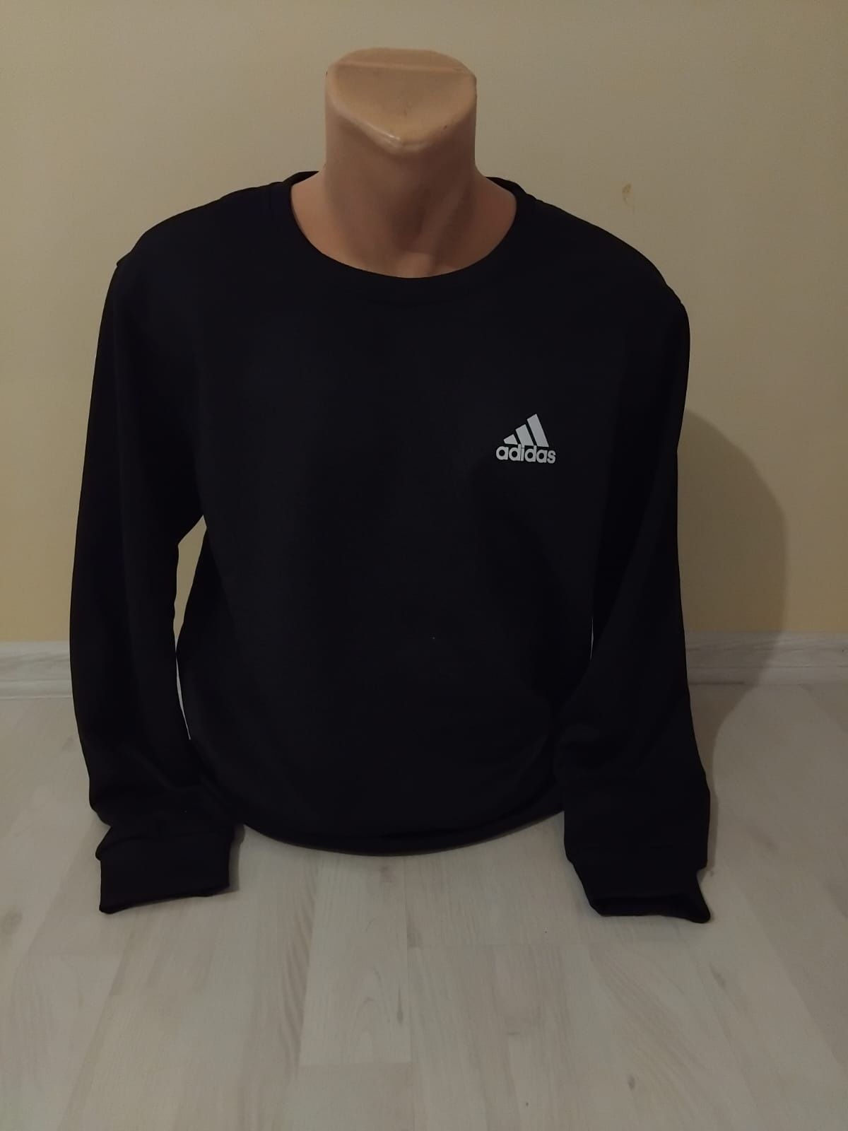 Nou! Set trening baieti Adidas din 3 piese .