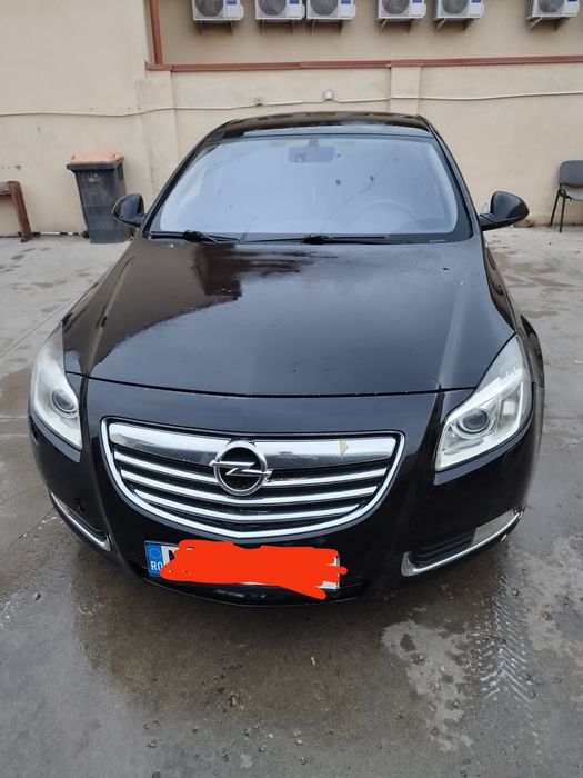 Vând Opel Insigna