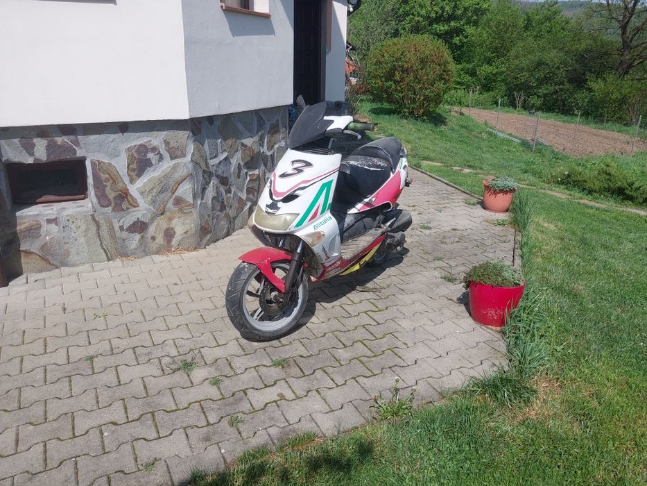 Moped aprilia de 125