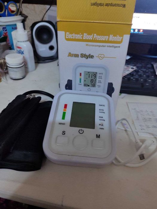 Продаю недорого тонометр электронный