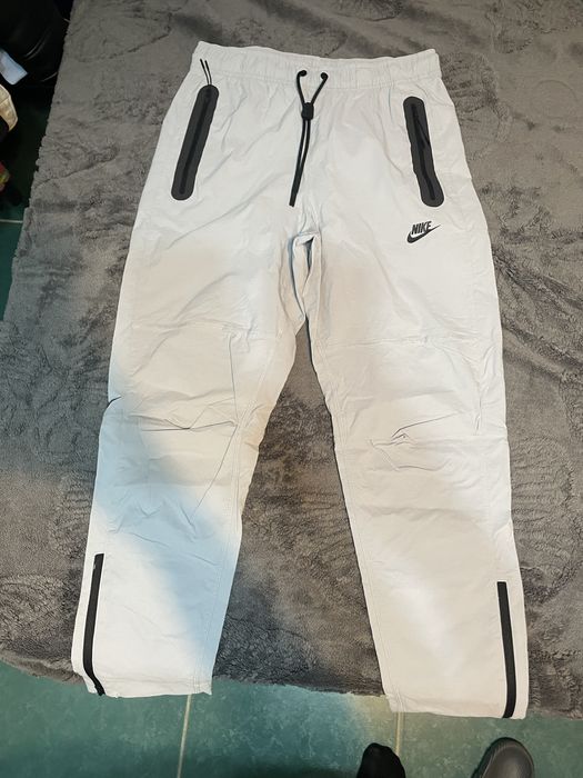 Pantaloni tech originali