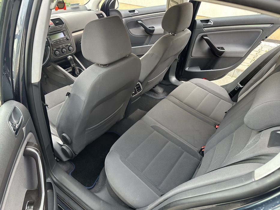 Am de vazare golf 5 in stare foarte buna mai multe la tel