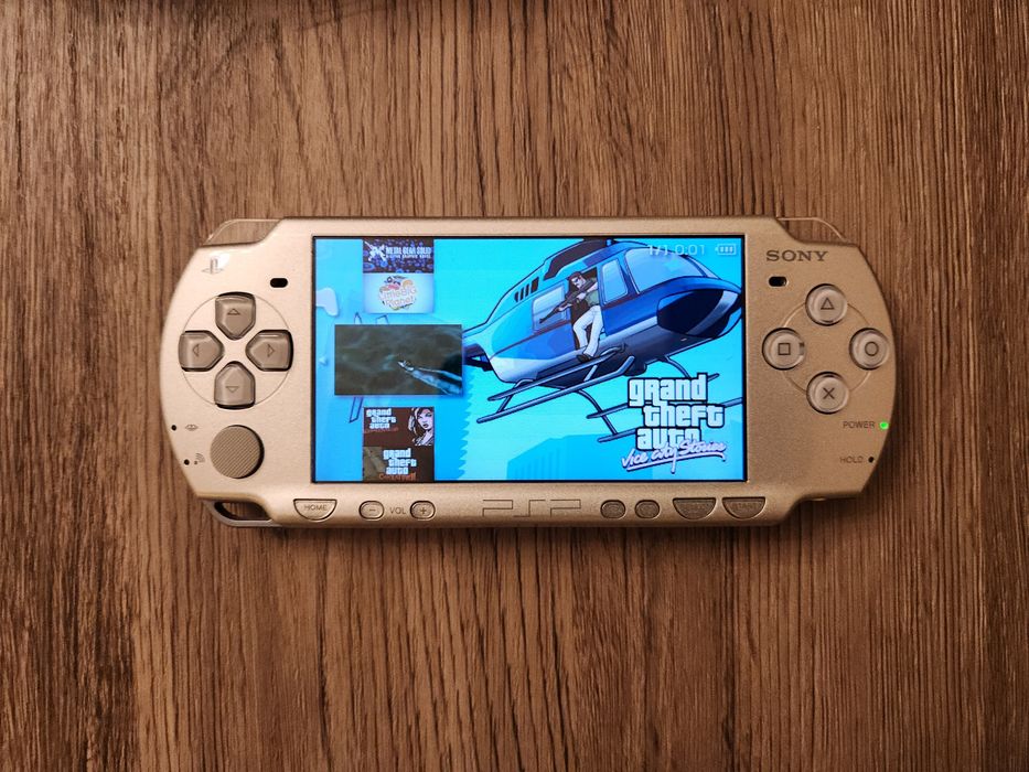 PlayStation Portabil (PSP) 2001 Silver - modat, complet functional
