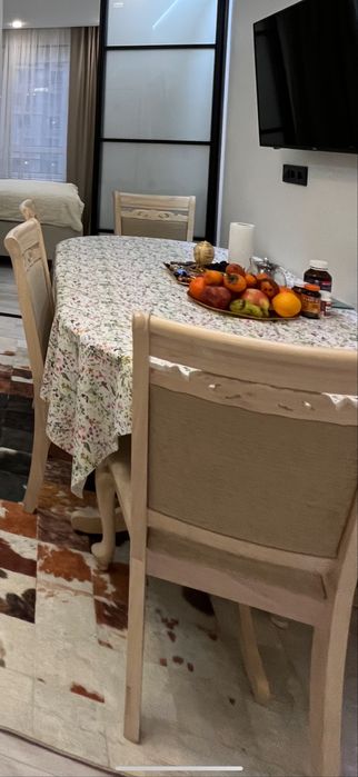 Стол со стульями