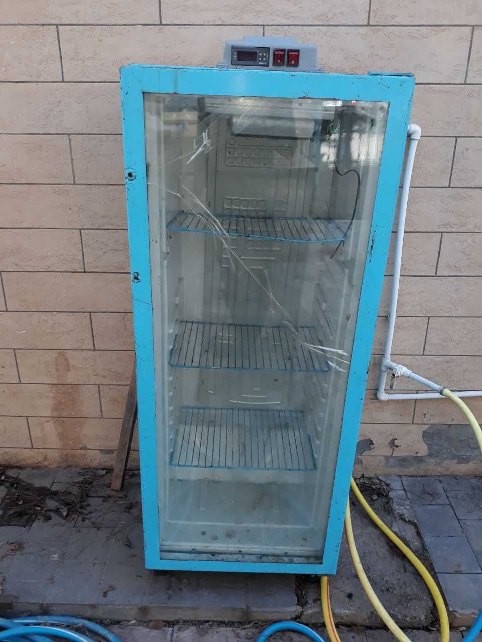 холодильник старый