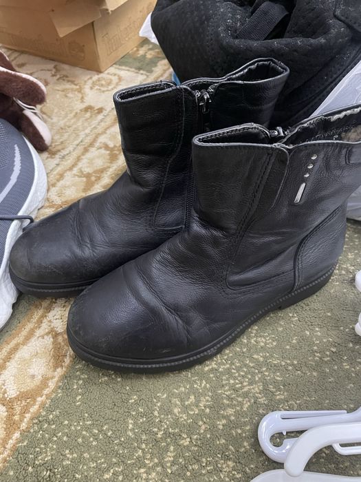 Отдам даром. Обувь подростка мальчика. Б/у. 38 размер