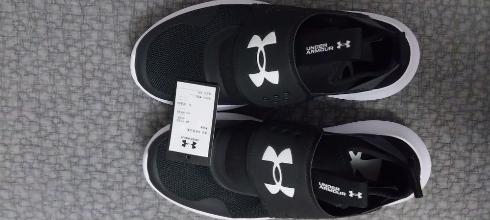 Красовки спортивные новые  привезли из кореи