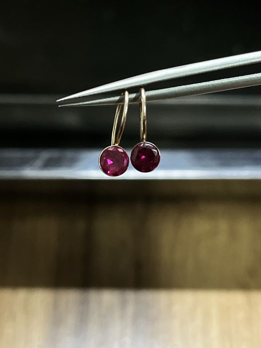 Серьги золотые 375 пробы с рубином