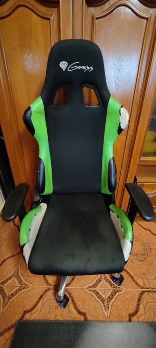 Scaun gaming genesis