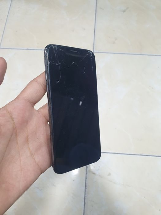 Iphone x sotiladi