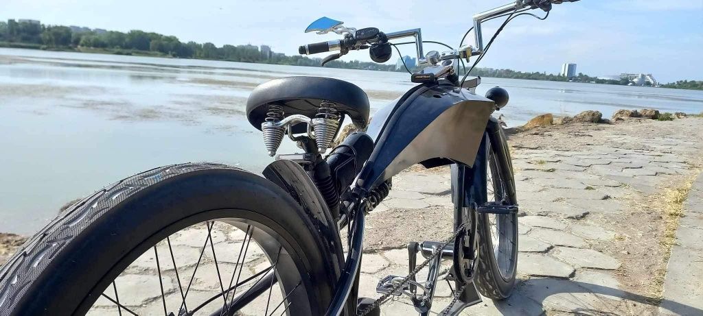 Bicicletă electrică cruiser custom chopper