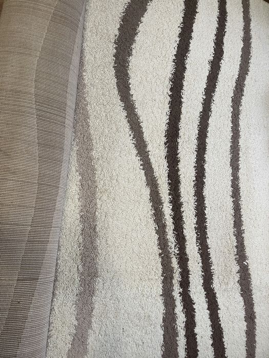 Продам ковер в хорошем состоянии