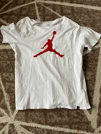 Vând tricou jordan original