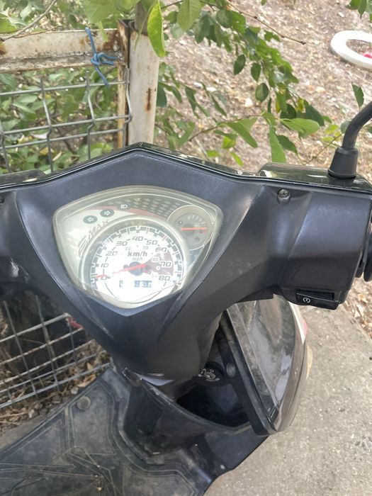Vând scuter 50cc