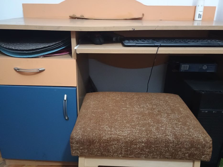 Секция, скрин, етажерка