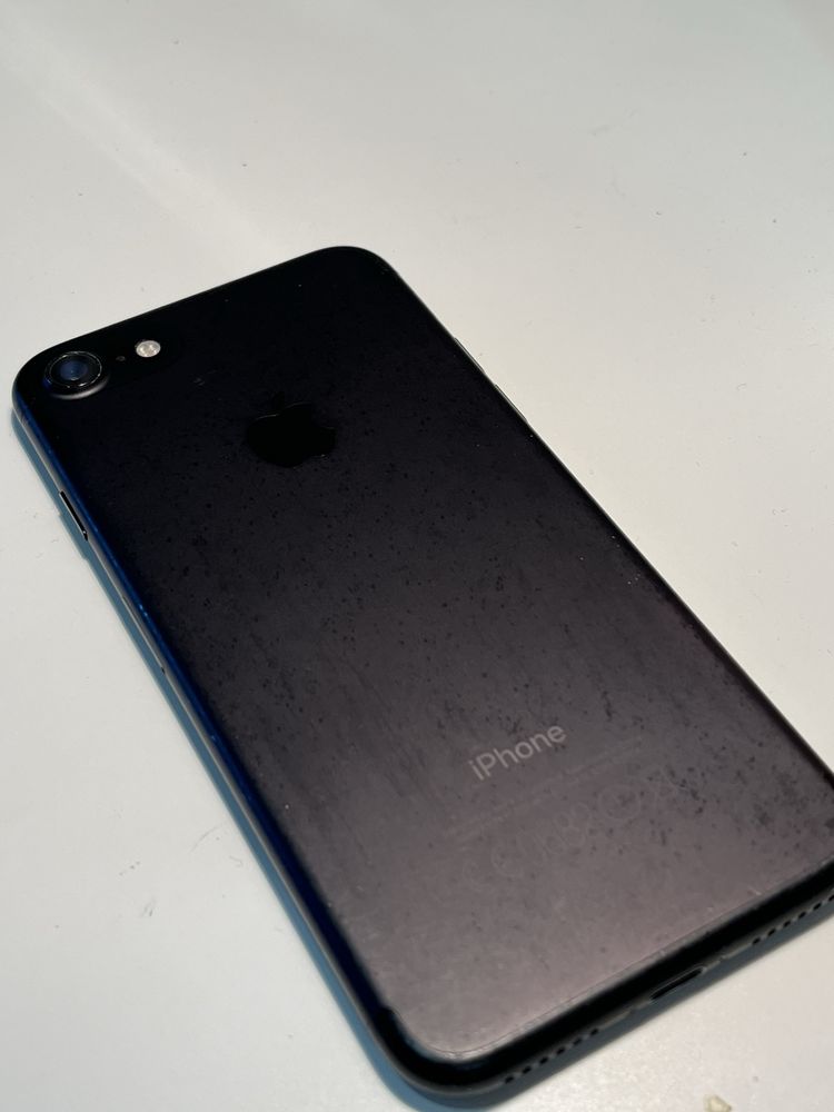 Iphone 7 б/у акб 74%