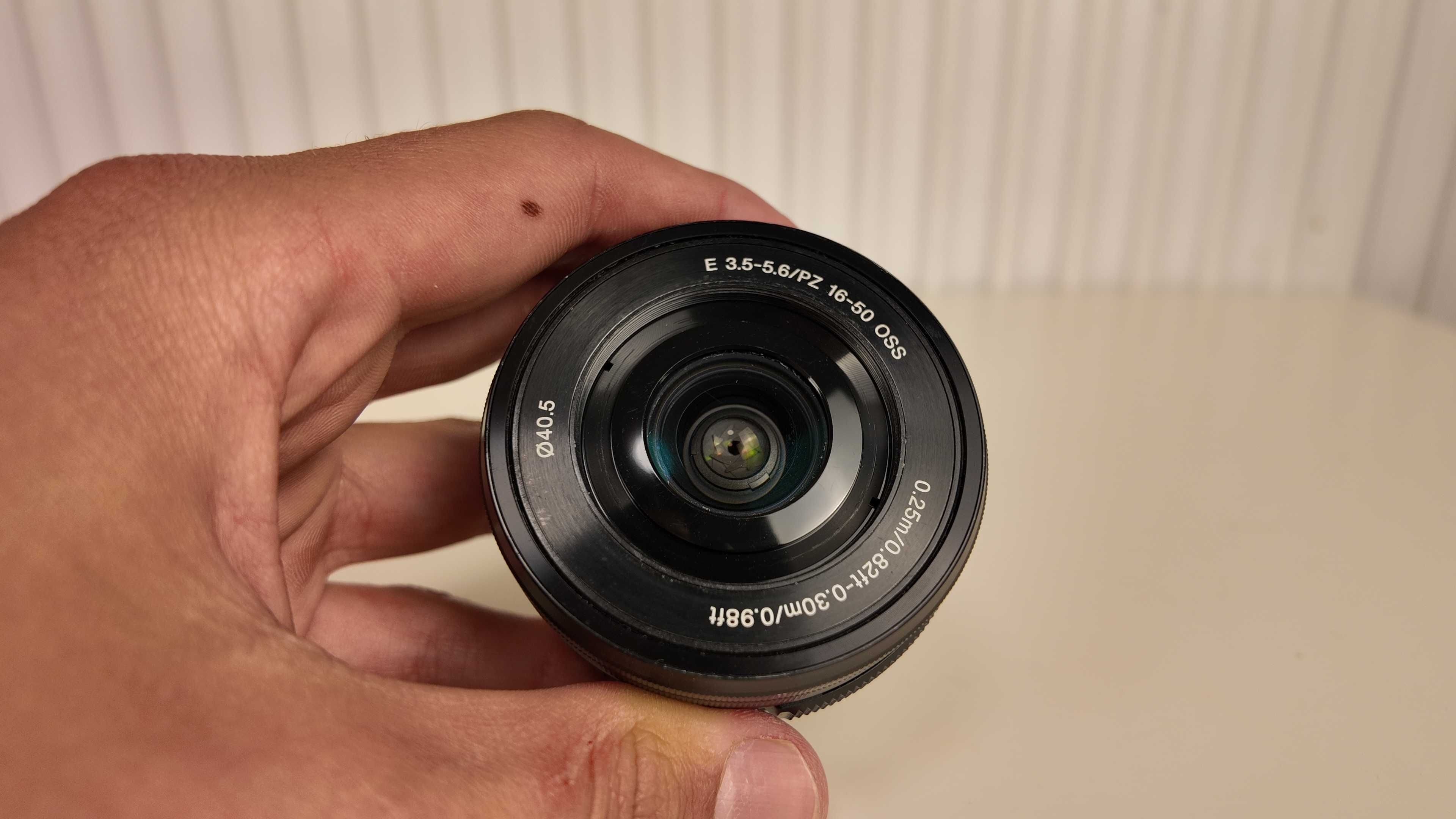SONY A6000 + ОБЕКТИВИ в добро състояние!!! /ПРОДАВАТ СЕ И ОТДЕЛНО/