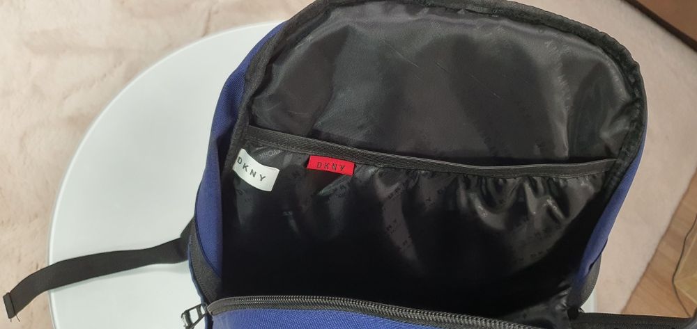 Rucsac DKNY original, nou.