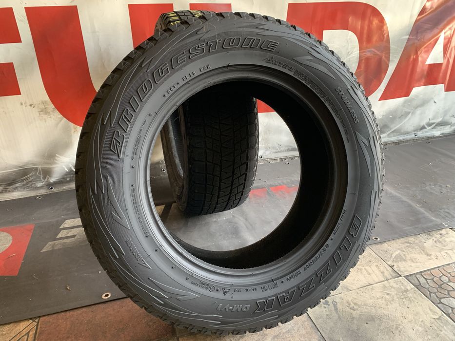 235 65 17, Зимни гуми, Bridgestone BlizzakDM-V1, 2 броя
