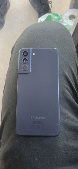 Продавам Sumsung S21 FE