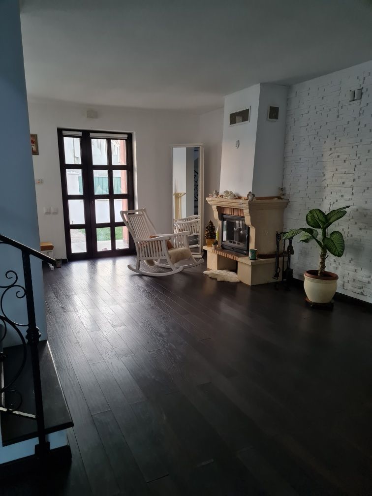 Casa de inchiriat